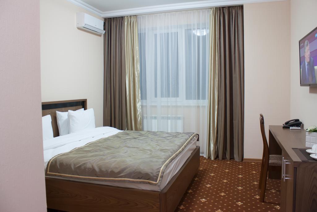 Business Hotel Алматы Экстерьер фото