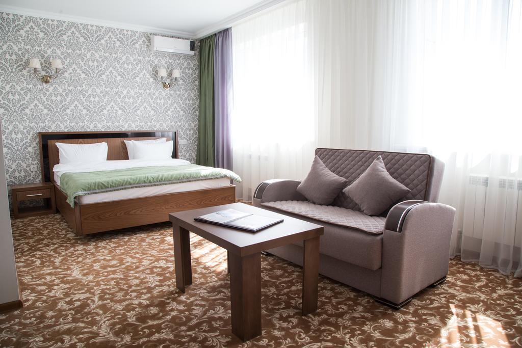 Business Hotel Алматы Экстерьер фото